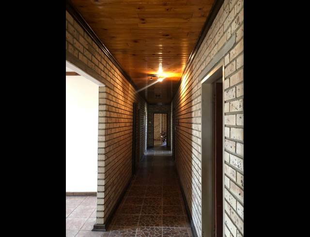 4 BEDROOM HOUSE TO LET IN LAMONT PARK